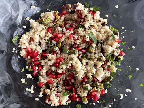 Orientalischer Bulgur-Salat mit Granatapfel & Pistazien